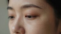 create tired looking eyes